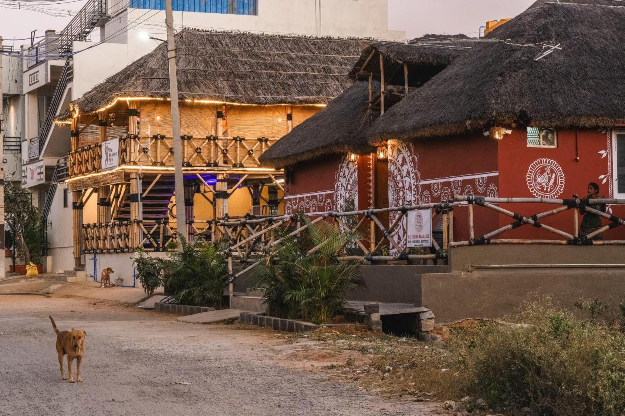 The Hideout Cottage And Restaurant Hampi Exterior foto