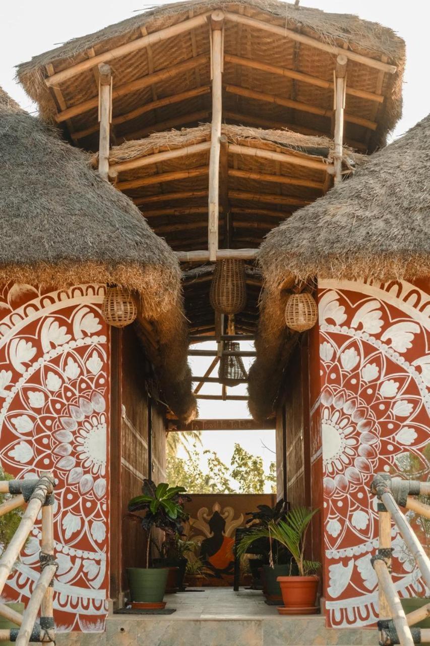 The Hideout Cottage And Restaurant Hampi Exterior foto